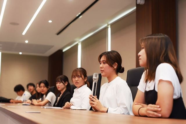 Des étudiants Japonais de Sophia University reçus par NSIA Banque Côte d'Ivoire 2 Sophia University est l'une des universités les mieux classés au monde