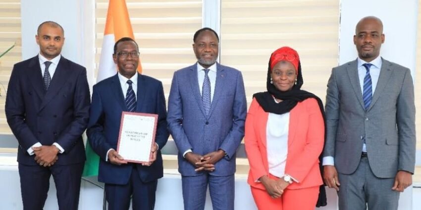 Hydrocarbure : Signature de contrat de partage de production du Bloc CI 705 entre l'Etat et la société ivoirienne Ivory Coast Exploration (ICE) Oil and Gas 1 850 565 HPV