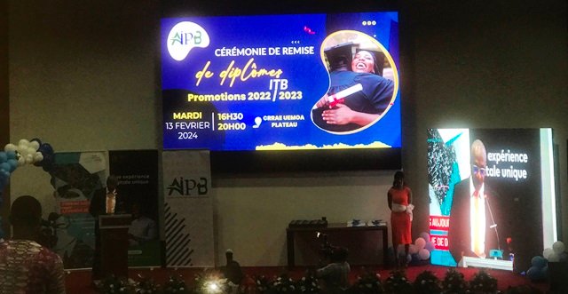 Le directeur exécutif de l'AIPB a dit le mot d'ouverture de cette cérémonie ITB