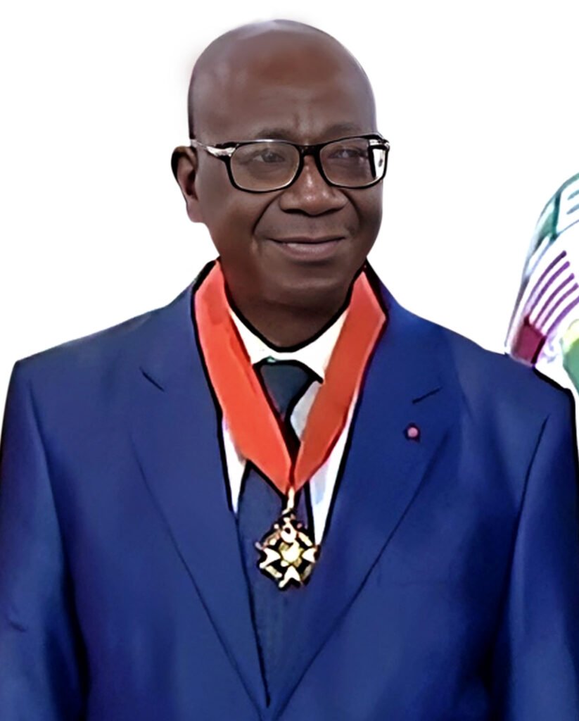 Après le sacre des éléphants, Ouattara Sié Abou, DG des Impôts reçoit la médaille de commandeur dans l’ordre du mérite national 3 TOF CAN 3