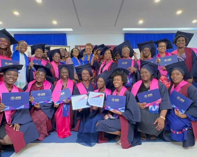 Côte d’ivoire |Graduation de la cohorte 4 de l’AWE : 32 femmes reçoivent leurs diplômes après cinq mois de formation 4 TOF FEMIN 2