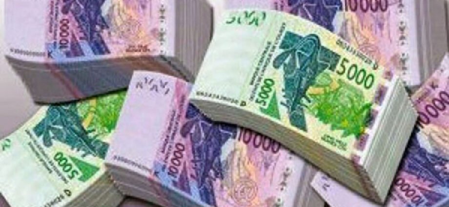 Lutte contre le blanchiment de capitaux: La Commission Bancaire de l’UMOA sanctionne deux banques 1 billet1