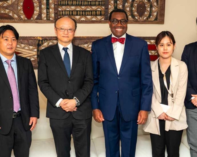 Le vice-ministre japonais des Finances souligne l’importance stratégique de la Banque africaine de développement 3 pr japan delegation