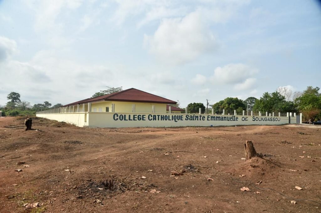 Dimbokro : L’Entrepreneur Alain Kouadio, offre un collège à l’Eglise Catholique de Soungassou 5 ALAIN4 1