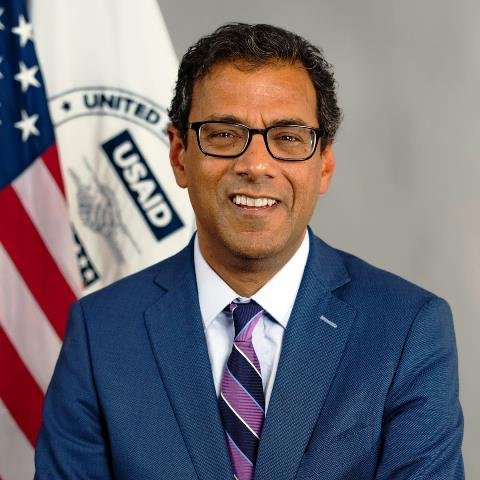 Dr Atul Gawande Administrateur adjoint pour la sante mondiale Agence des Etats Unis pour le developpement international