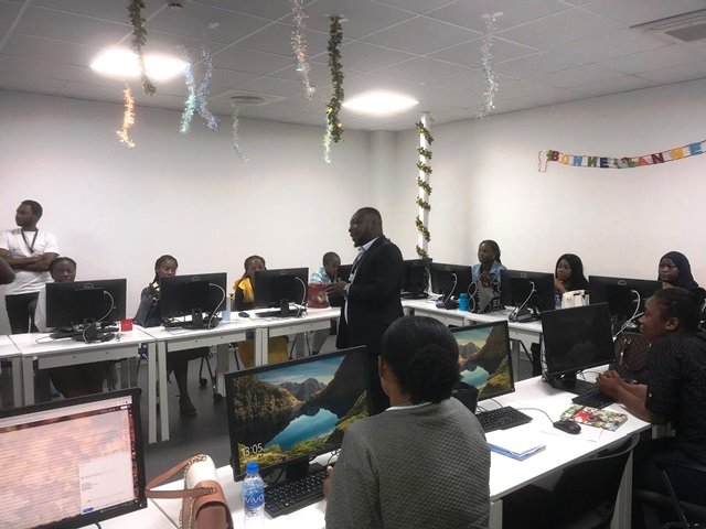 Des femmes derrière les opérations d’outsourcing 3 IMG 3403