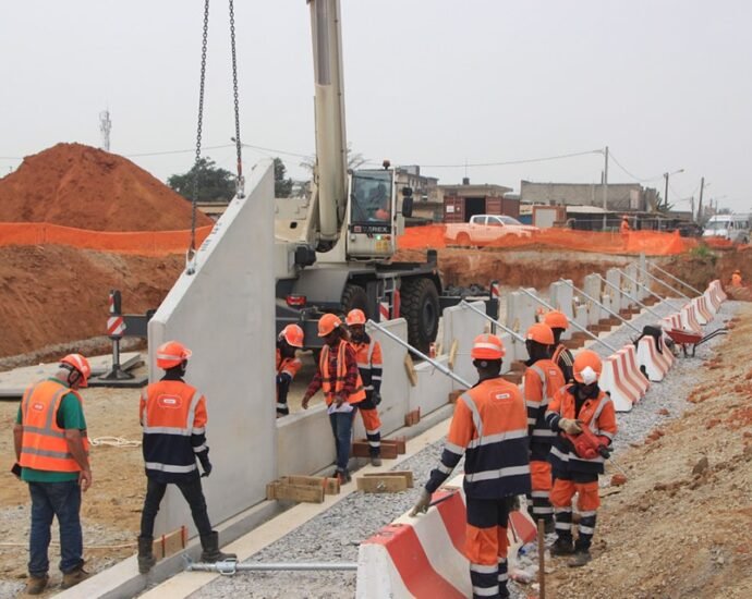 Métro d'Abidjan : Le 1er mur VSoL du projet sort de terre à Abobo, Anonkoi Kouté au PK 23 9 TOF METRO