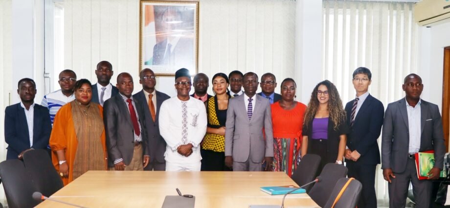 Développement des chaînes de valeur de la pêche et de l’aquaculture durable : Le Mirah et la Banque mondiale prévoient pour 2025 1 photo de famille Mirha