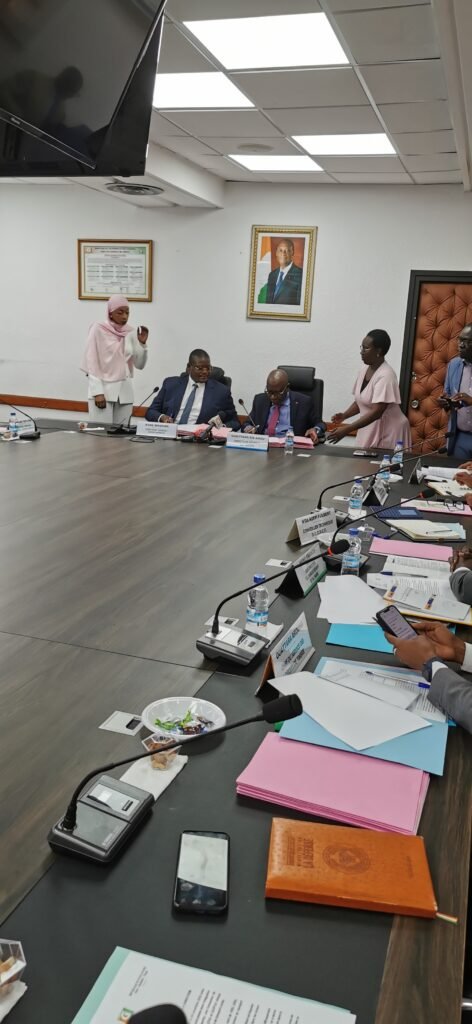 Recouvrement des droits de timbre relatifs aux documents de transport routier : Quipux Afrique et la Dgi signent une convention de services 4 photo impot 3