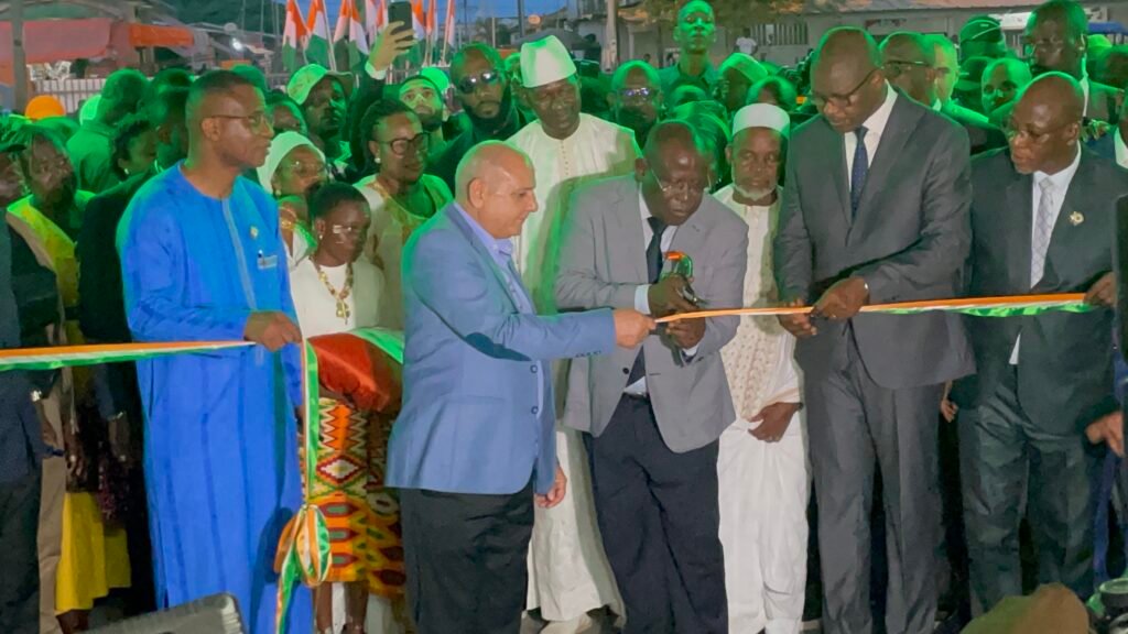 Koumassi : Un grand marché de 5.300.000.000 f CFA livré à la population par Cissé Ibrahima Bacongo 2 photo inauguration 1