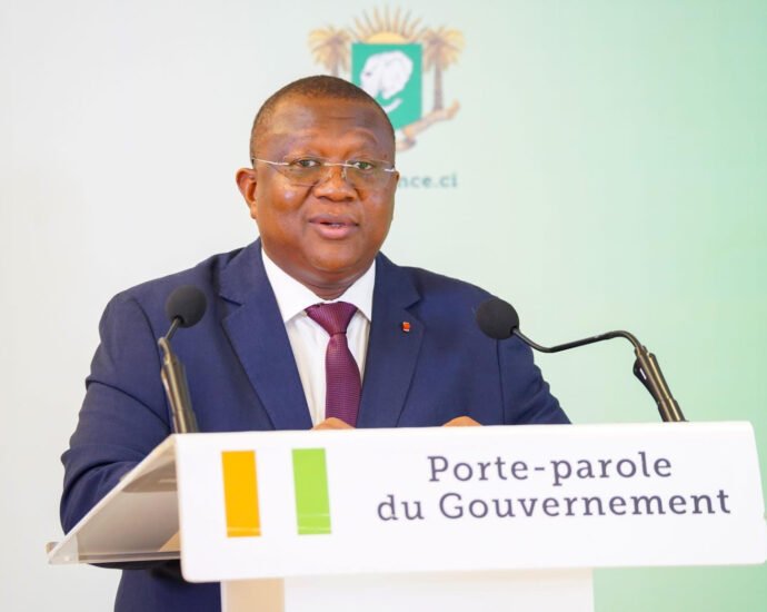 Efficacité du système budgétaire : 112 recettes de service désormais requalifiées en recettes fiscales 8 AMADOU