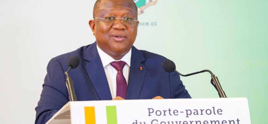 Efficacité du système budgétaire : 112 recettes de service désormais requalifiées en recettes fiscales 1 AMADOU