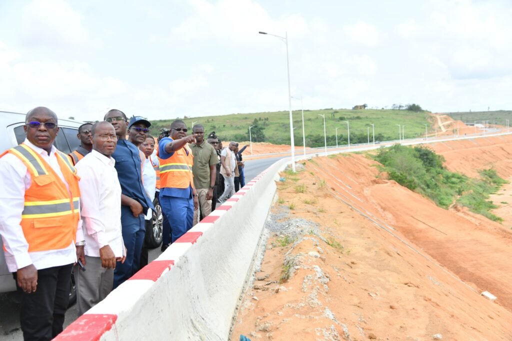 Voie de contournement d’Abidjan : Amedé Kouakou satisfait de l’avancée des travaux 2 AMEDE 2