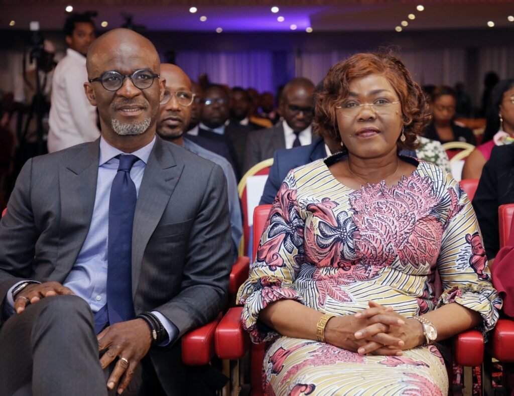 Viabilité de la dette : La Côte d’Ivoire est à risque de surendettement modéré selon Nialé Kaba 2 La dette ivorienne abordée lors de la conférence risque pays 2024 de bloomfield