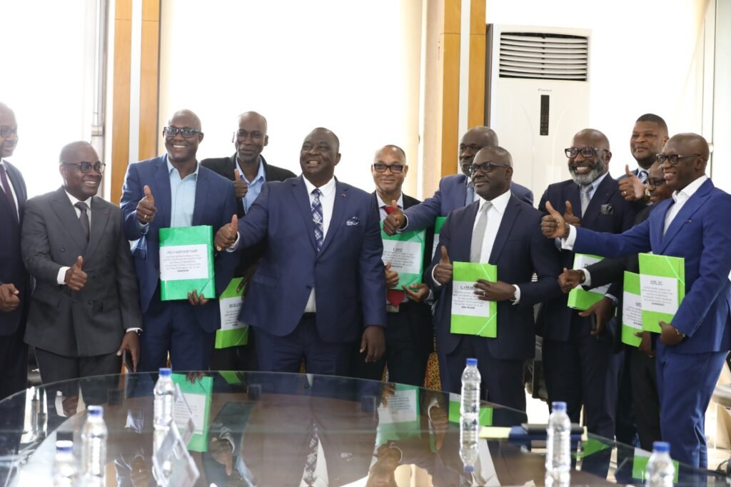Côte d’Ivoire : 30 unités de transformation de riz d’une capacité de 5 tonnes par heure, installées 2 PHOTO 3