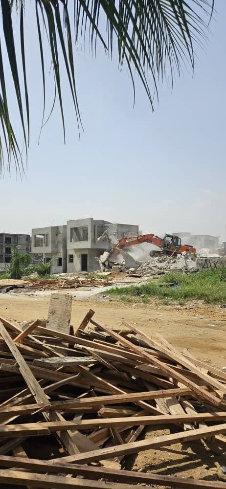 Lutte contre les programmes immobiliers anarchiques : 12 villas détruites dans la commune de Cocody 4 photo Bati 3