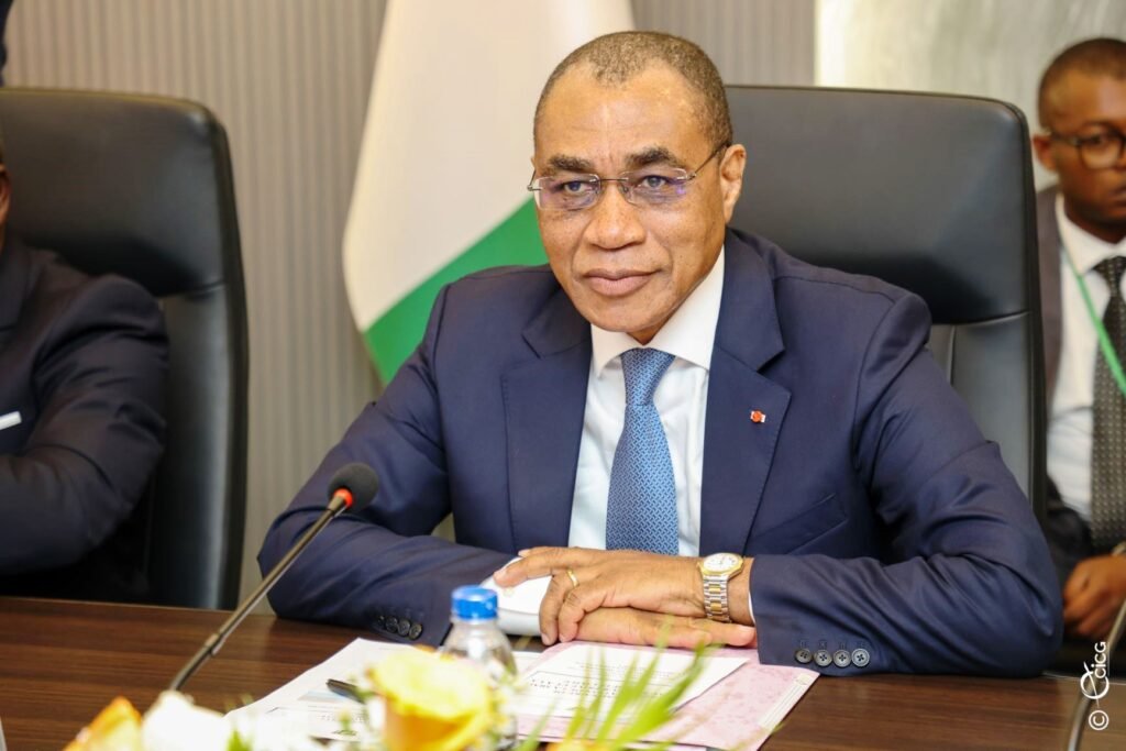 La note de la Côte d'Ivoire pourrait s'améliorer dans un à deux ans 3 MOBILISATION DE RECETTE 2024 2028 1732 IMG3