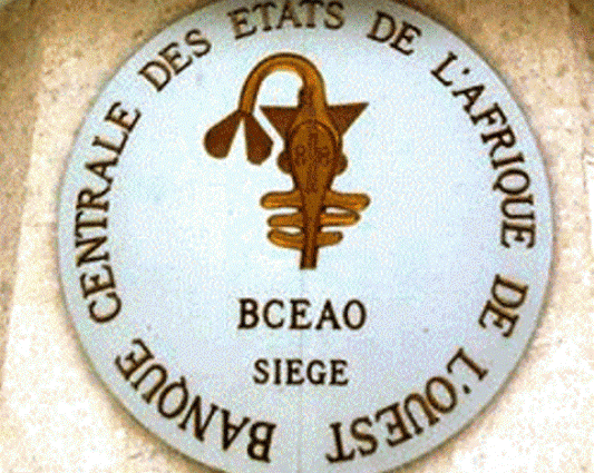 Les performances des banques et établissements financiers de l'UMOA entre 2020 et 2022 1 2020 à été le début d'une succession de crises