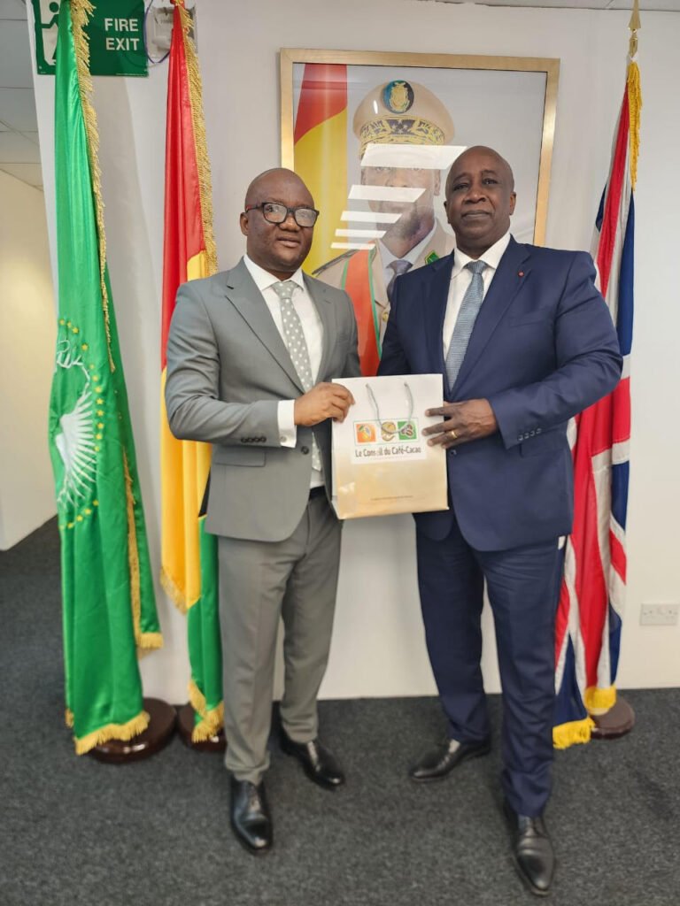Exportation du cacao : SEM Aly Touré reçu par l’ambassadeur de la République de Guinée en Grande Bretagne 2 photo audience 1