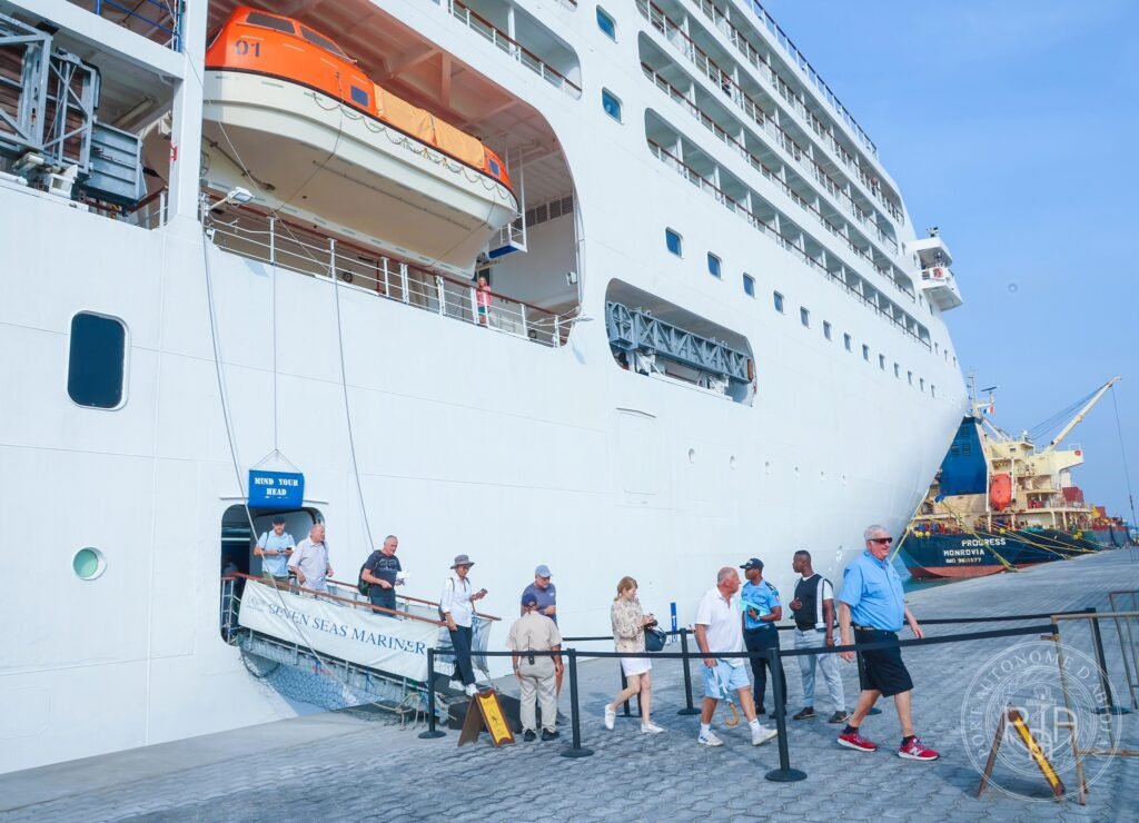 Port autonome d’Abidjan : Le Trafic de navires de croisière poursuit son avancée 2 photo bateau 1