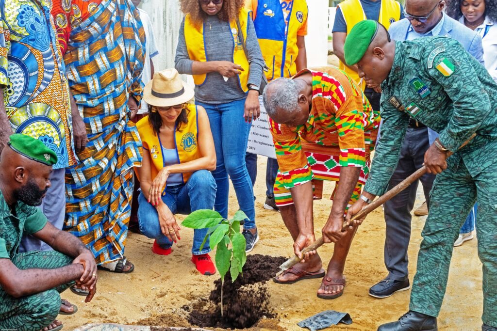 Photoreportage : NSIA Banque CI investit dans le reboisement de la Côte d'Ivoire 3 DANI2158