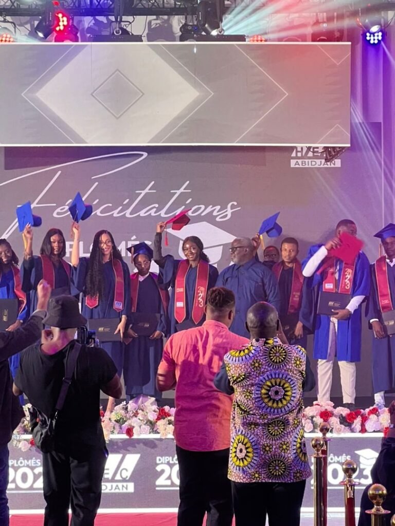 Photoreportages : HEC-Abidjan célèbre en fanfare 350 étudiants ayant validé la Licence et le Master 9 HEC 10