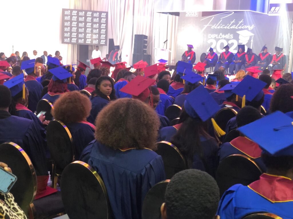 Photoreportages : HEC-Abidjan célèbre en fanfare 350 étudiants ayant validé la Licence et le Master 10 HEC 3