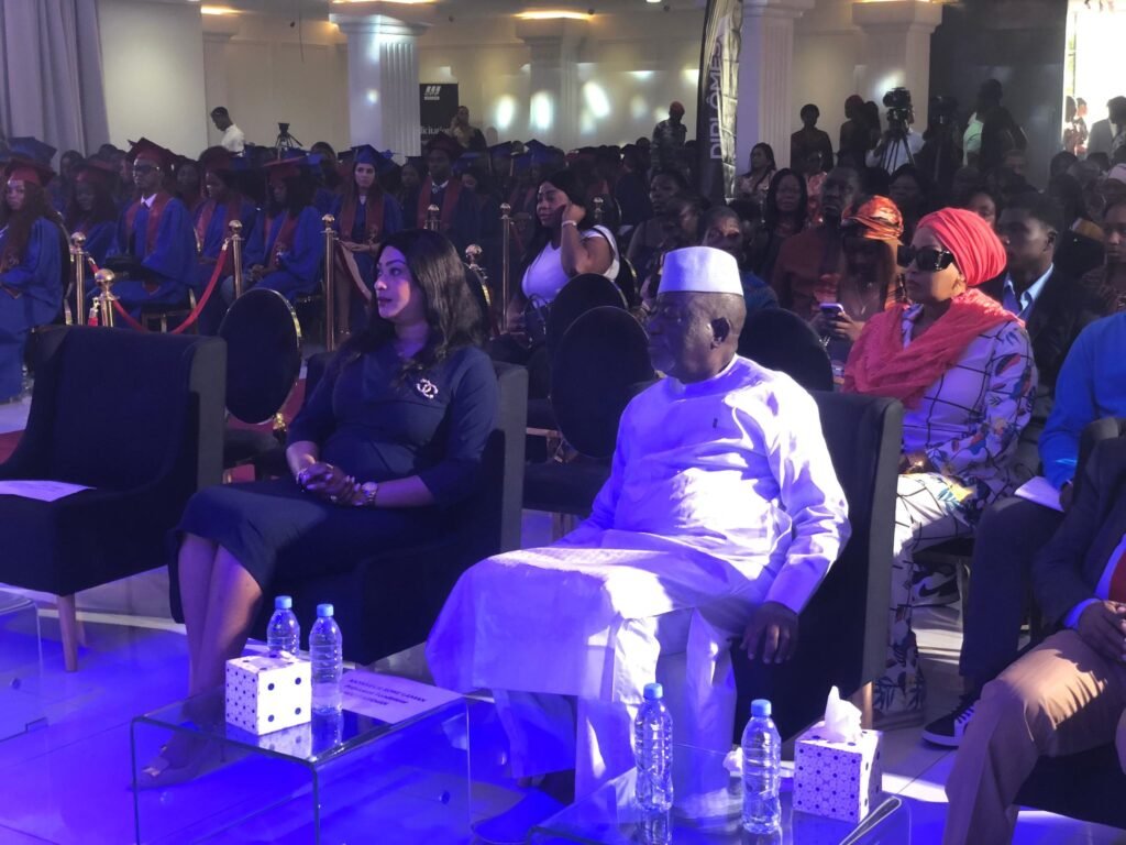 Photoreportages : HEC-Abidjan célèbre en fanfare 350 étudiants ayant validé la Licence et le Master 6 HEC 5