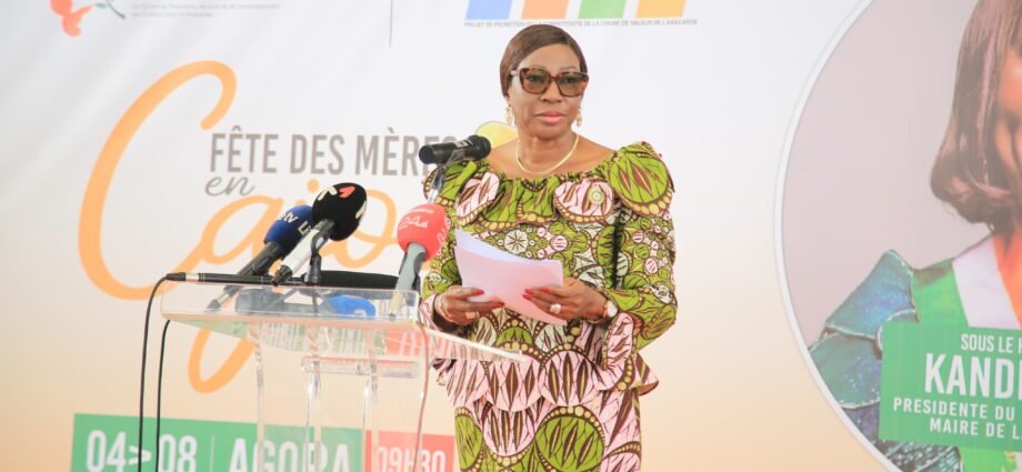 Promotion de la chaîne de valeur de l’anacarde : Kandia Camara exhorte les populations d’Abobo à consommer les produits dérivés du cajou 1 TOF KANDIA