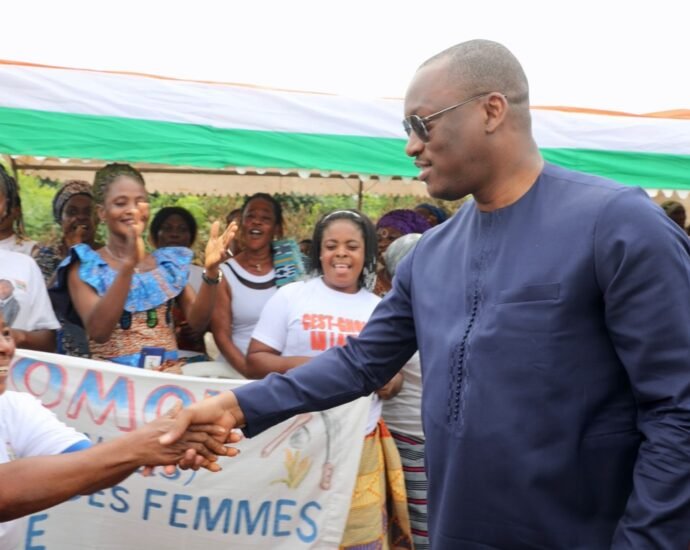 Infrastructures socio-économiques : Le ministre Mamadou Touré visite plusieurs chantiers et réalisations dans le Haut-Sassandra 2 photo Daloa 1 1