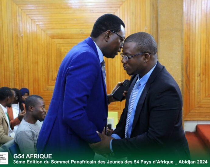 Développement économique de l’Afrique: Les gouvernants invités à créer des opportunités pour les jeunes 3 photo jeunes africain 1