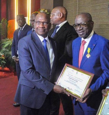 LE DIRECTEUR GENERAL DES IMPOTS REÇOIT LA MEDAILLE D’HONNEUR DES DOUANES IVOIRIENNES 8 SIE DGI