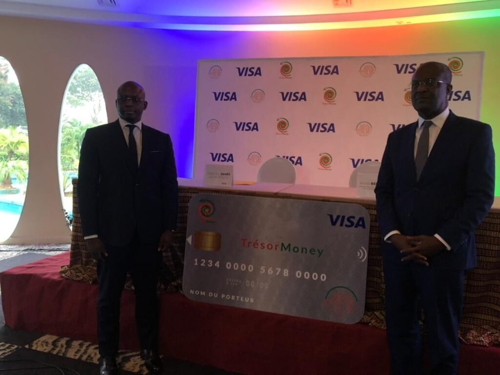 Inclusion financière : Beugré Amos invite les ivoiriens à souscrire massivement à l’utilisation de la carte TrésorMoney Visa 3 photo Tresor 2