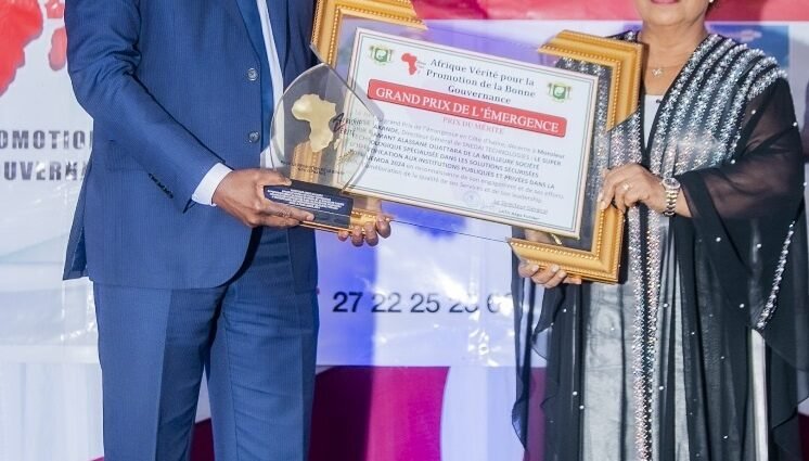 Distinction des acteurs de l’Emergence : Les performances du DG de Snedai Technologies reconnues par « Afrique Vérités » 1 photo prix