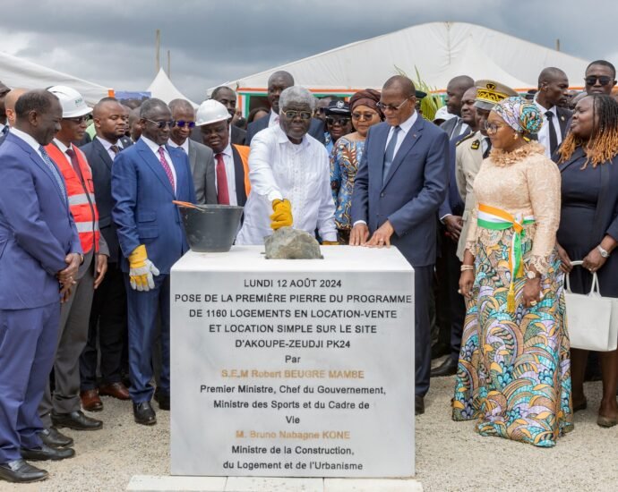 Programme de logement de location-vente et location simple: Beugré Mambé pose la première pierre de la phase 2 du chantier de construction de 1 160 logements à Akoupe-Zeudji 9 TOF PM LOGEMENT