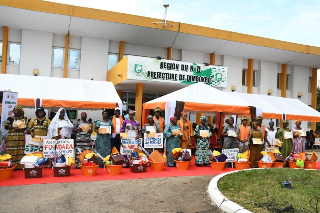 JFEN 2024-Dimbokro : la Fondation AWI réussit un grand coup dans la région du N’Zi 3 photo famille 3