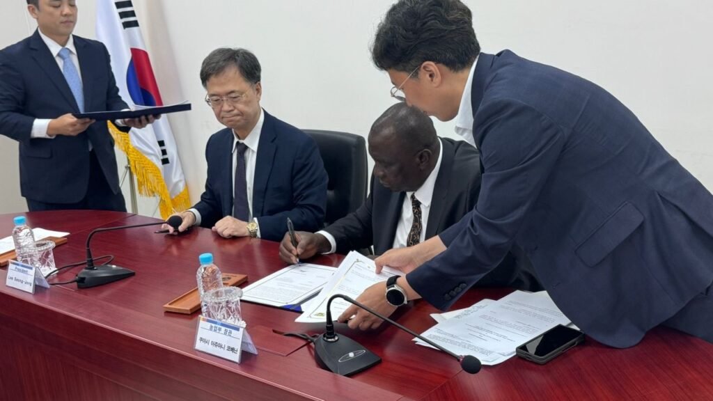 Développement de la filière riz en Côte d’Ivoire : Kobenan Kouassi Adjoumani paraphe un mémorandum d'entente avec la Fondation Saemaul en Corée du Sud 3 photo Adjoumani 1