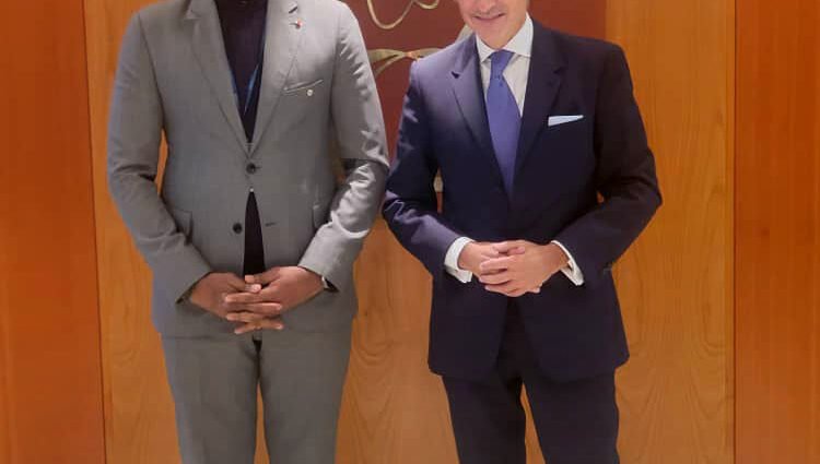 Conférence générale de l'agence internationale de l'énergie atomique : Le ministre Sidi Touré échange avec Rafael Mariano Grossi 1 photo Vienne 1