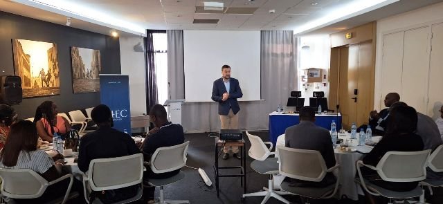 Demo Day est un journée de présentation de projets par des entrepreneurs devant des investisseurs