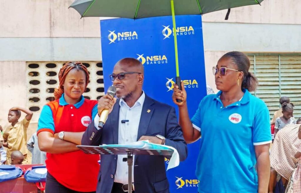 NSIA Banque CI apporte sa contribution en pleine rentrée des classes 3 N7WhatsApp Image 2024 10 15 at 11.45.01