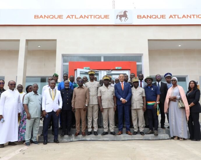CÔTE D’IVOIRE : Banque Atlantique inaugure une nouvelle agence à Méagui, consolidant son ancrage territorial 5 Photo officielle 1 1