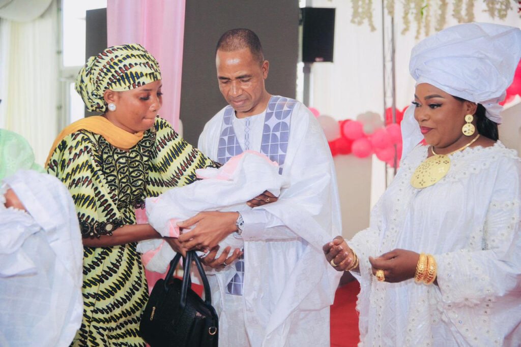 Pour son rôle clé dans le développement du secteur immobilier en Côte d’Ivoire : Yamoussa Coulibaly et ses jumelles célébrés en fanfare par ses pairs 3 Yams 3