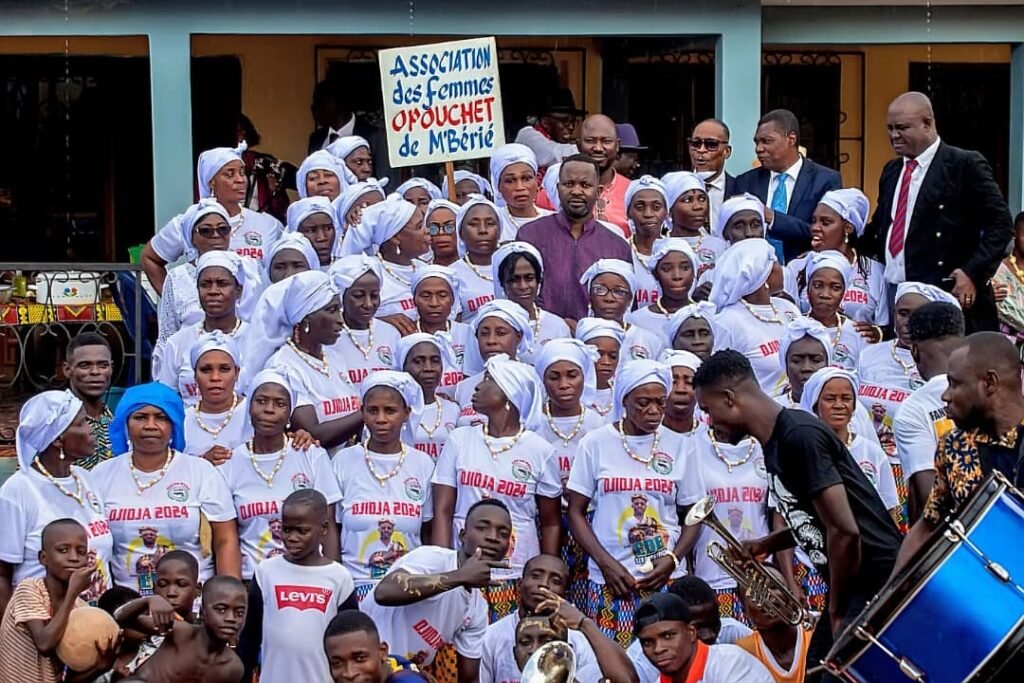 Développement de l’Agneby-Tiassa : Edé serge Patrick offre une broyeuse et du matériel de fabrication d'attiéké à l’association Opouchet 5 photo Ede 5
