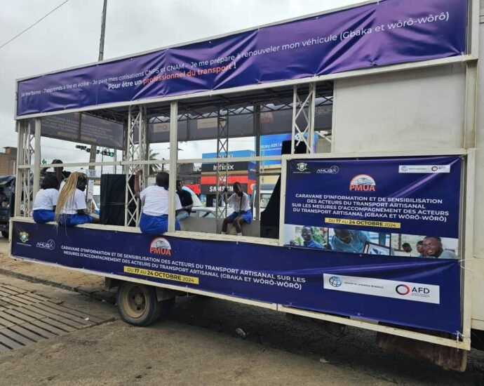 Amélioration de la mobilité urbaine à Abidjan : Le PMUA et les transporteurs unis pour une solution durable 7 photo caravane 1