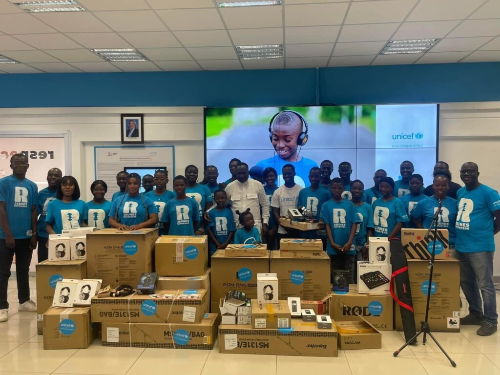 L’unicef offre des matériels d’une valeur de 17 millions aux jeunes reporters 3 photo kaba 2