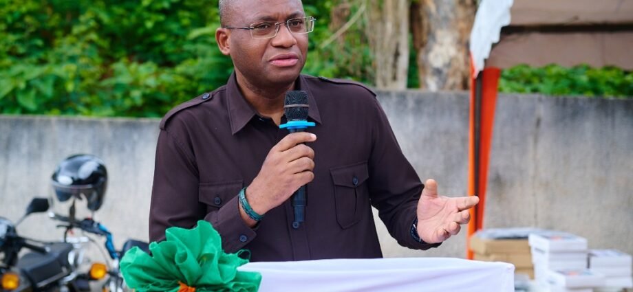 Renforcement des moyens de subsistance des éleveurs : Le ministre Sidi Touré offre des matériels roulants aux acteurs de Dimbokro 1 photo ministre 3