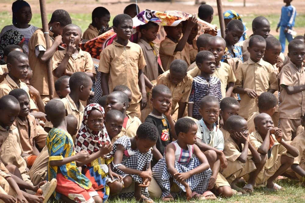 Lutte contre le travail des enfants : La Scoopasab Coop Ca distribue 400 kits scolaires à Gnaman Dies 2 TOF CACAO 2 A