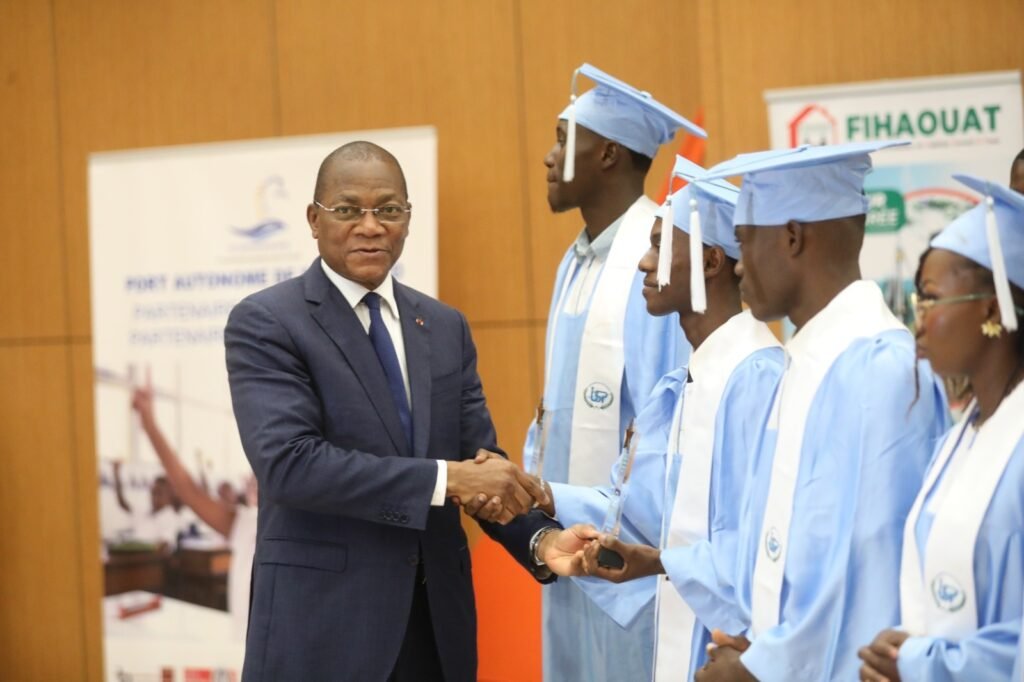 Sortie de la première promotion de l’Université polytechnique de San-Pédro : Une victoire pour l’avenir de la Côte d’Ivoire selon le parrain Bruno Koné 3 PHOTO bnk 2
