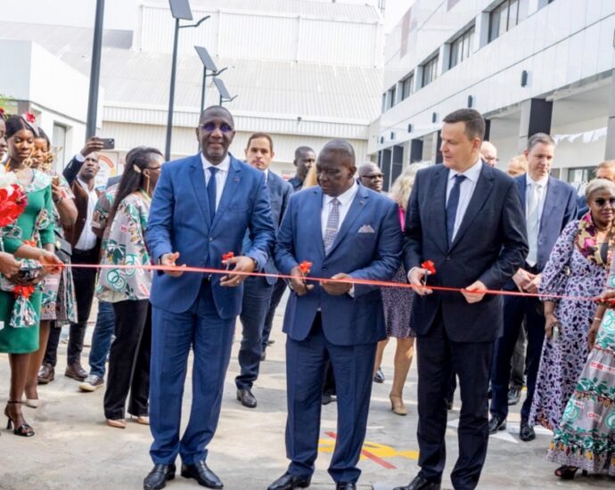 Transformation du cacao : SACO inaugure sa nouvelle chocolaterie et célèbre 60 ans d’innovation 2 photo cacao 1