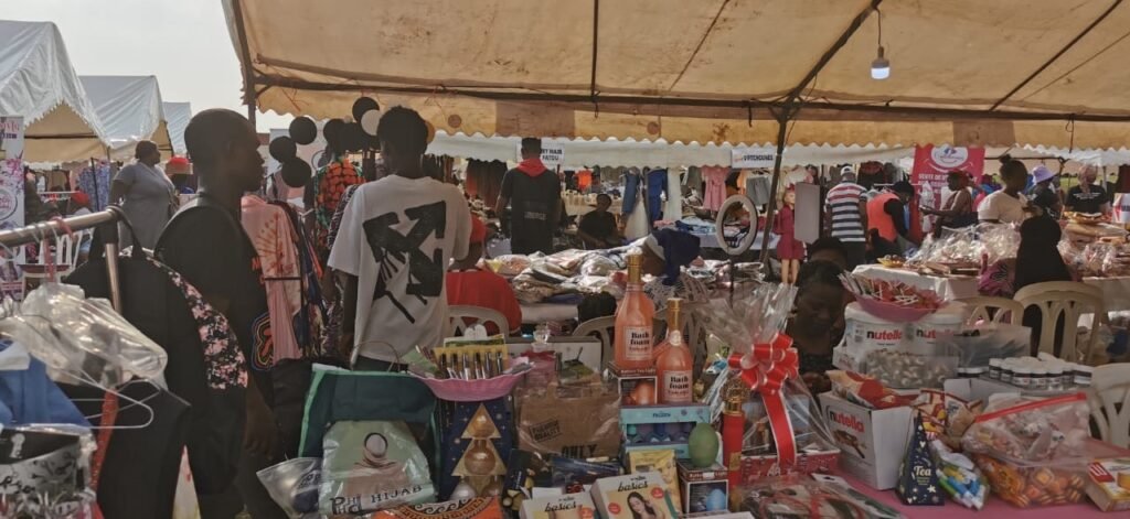 Foire de friperie et de déstockage d’Abidjan : Une plongée dans l'ambiance du Grand Cassé Balle 2 photo fripperie 3